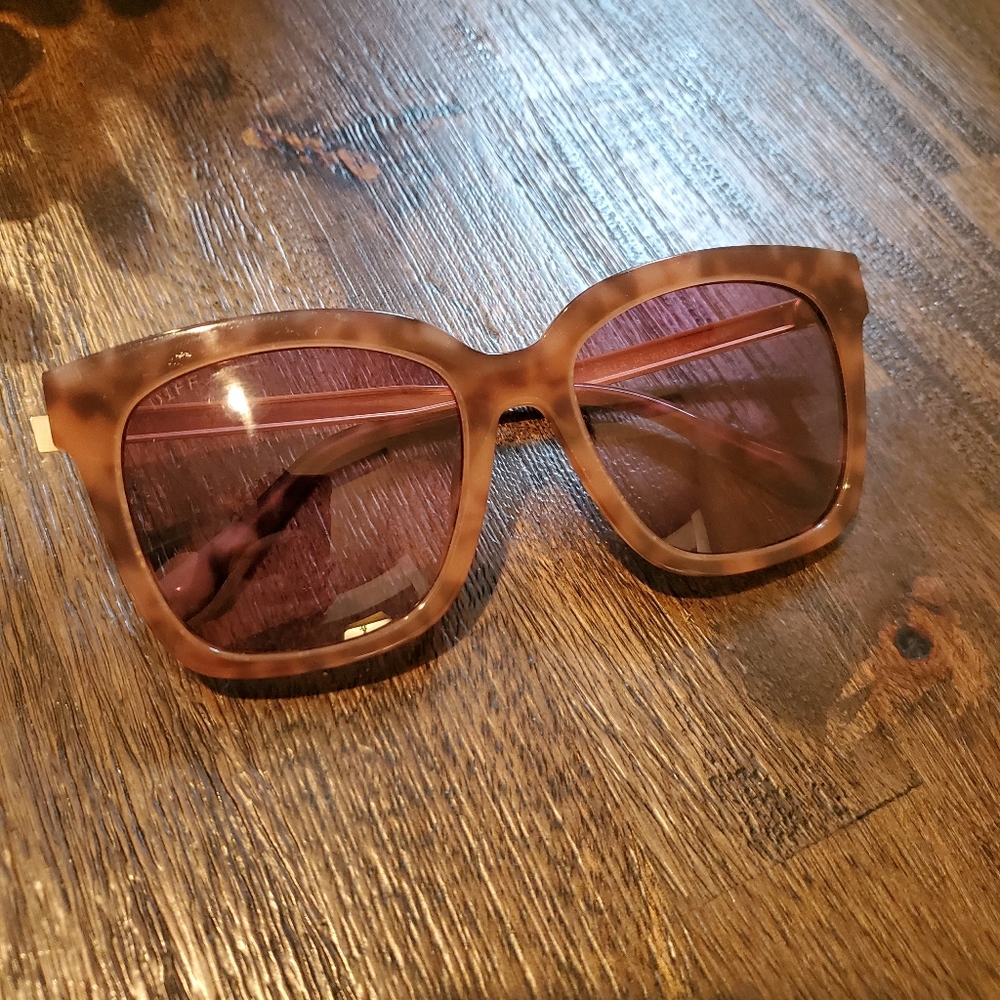 Diff Bella sunglasses 🕶